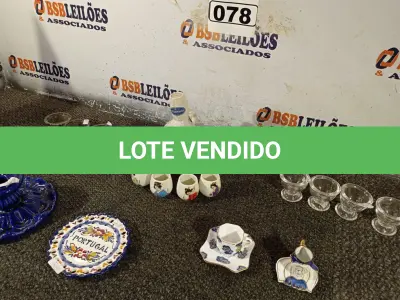 LOTE 078 - 01 LOTE COM OBJETOS DECORATIVOS DIVERSOS. (NO ESTADO) ATENÇÃO! FAZER A VISITAÇÃO ANTES DE ARREMATAR, NÃO SABEMOS SE FUNCIONA. LEILÃO NÃO TEM GARANTIA E NEM DEVOLUÇÃO, SUJEITO A POSSÍVEIS AVARIAS VISÍVEIS/OCULTAS E/OU AUSÊNCIA DE COMPONENTES.