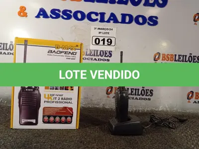 LOTE 019 - 01 RÁDIO COMUNICADOR BAOFENG VHF/UHF. (NO ESTADO) ATENÇÃO! FAZER A VISITAÇÃO ANTES DE ARREMATAR, NÃO SABEMOS SE FUNCIONA. LEILÃO NÃO TEM GARANTIA E NEM DEVOLUÇÃO, SUJEITO A POSSÍVEIS AVARIAS VISÍVEIS/OCULTAS E/OU AUSÊNCIA DE COMPONENTES.
