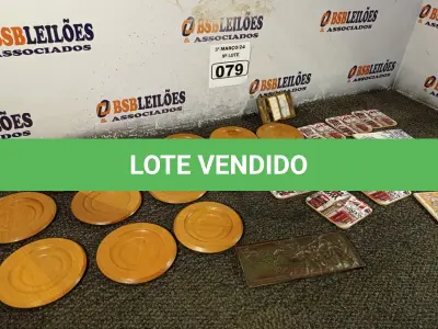 LOTE 079 - 01 LOTE COM OBJETOS DECORATIVOS DIVERSOS. (NO ESTADO) ATENÇÃO! FAZER A VISITAÇÃO ANTES DE ARREMATAR, NÃO SABEMOS SE FUNCIONA. LEILÃO NÃO TEM GARANTIA E NEM DEVOLUÇÃO, SUJEITO A POSSÍVEIS AVARIAS VISÍVEIS/OCULTAS E/OU AUSÊNCIA DE COMPONENTES.