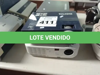 LOTE 411 - 04 PROJETORES MULTIMIDIA MARCAS E MODELOS DIVERSOS PARA RETIRADA DE PEÇAS. (NO ESTADO) ATENÇÃO! FAZER A VISITAÇÃO ANTES DE ARREMATAR, NÃO SABEMOS SE FUNCIONA. LEILÃO NÃO TEM GARANTIA E NEM DEVOLUÇÃO, SUJEITO A POSSÍVEIS AVARIAS VISÍVEIS/OCULTAS E/OU AUSÊNCIA DE COMPONENTES.