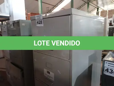 LOTE 428 - 01 ARQUIVO DE AÇO COM 04 GAVETAS. (NO ESTADO) ATENÇÃO! FAZER A VISITAÇÃO ANTES DE ARREMATAR, NÃO SABEMOS SE FUNCIONA. LEILÃO NÃO TEM GARANTIA E NEM DEVOLUÇÃO, SUJEITO A POSSÍVEIS AVARIAS VISÍVEIS/OCULTAS E/OU AUSÊNCIA DE COMPONENTES.