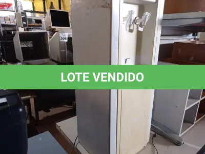 LOTE 438 - 01 BEBEDOURO PARA GARRAFÃO 220V. (NO ESTADO) ATENÇÃO! FAZER A VISITAÇÃO ANTES DE ARREMATAR, NÃO SABEMOS SE FUNCIONA. LEILÃO NÃO TEM GARANTIA E NEM DEVOLUÇÃO, SUJEITO A POSSÍVEIS AVARIAS VISÍVEIS/OCULTAS E/OU AUSÊNCIA DE COMPONENTES.
