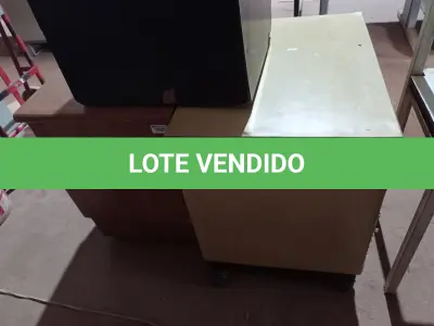 LOTE 435 - 01 FRAGMENTADORA DE PAPEL E 02 GAVETEIROS. (NO ESTADO) ATENÇÃO! FAZER A VISITAÇÃO ANTES DE ARREMATAR, NÃO SABEMOS SE FUNCIONA. LEILÃO NÃO TEM GARANTIA E NEM DEVOLUÇÃO, SUJEITO A POSSÍVEIS AVARIAS VISÍVEIS/OCULTAS E/OU AUSÊNCIA DE COMPONENTES.