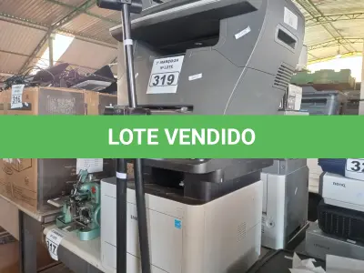 LOTE 319 - 03 IMPRESSORAS, 01 SCANNER E 02 TRIPÉS PARA MICROFONE MARCAS E MODELOS DIVERSOS. (NO ESTADO) ATENÇÃO! FAZER A VISITAÇÃO ANTES DE ARREMATAR, NÃO SABEMOS SE FUNCIONA. LEILÃO NÃO TEM GARANTIA E NEM DEVOLUÇÃO, SUJEITO A POSSÍVEIS AVARIAS VISÍVEIS/OCULTAS E/OU AUSÊNCIA DE COMPONENTES.