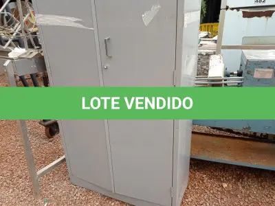 LOTE 477 - 01 ARMÁRIO DE AÇO COM 02 PORTAS. (NO ESTADO) ATENÇÃO! FAZER A VISITAÇÃO ANTES DE ARREMATAR, NÃO SABEMOS SE FUNCIONA. LEILÃO NÃO TEM GARANTIA E NEM DEVOLUÇÃO, SUJEITO A POSSÍVEIS AVARIAS VISÍVEIS/OCULTAS E/OU AUSÊNCIA DE COMPONENTES.
