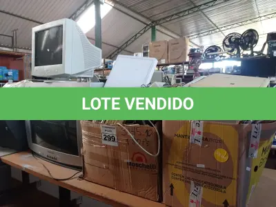 LOTE 299 - 01 MONITOR 01 TV DE TUBO E PERIFÉRICOS DE INFORMÁTICA DIVERSOS. (NO ESTADO) ATENÇÃO! FAZER A VISITAÇÃO ANTES DE ARREMATAR, NÃO SABEMOS SE FUNCIONA. LEILÃO NÃO TEM GARANTIA E NEM DEVOLUÇÃO, SUJEITO A POSSÍVEIS AVARIAS VISÍVEIS/OCULTAS E/OU AUSÊNCIA DE COMPONENTES.