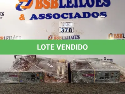 LOTE 378 - 02 PLACAS MÃE MARCAS E MODELOS DIVERSOS. (NO ESTADO) ATENÇÃO! FAZER A VISITAÇÃO ANTES DE ARREMATAR, NÃO SABEMOS SE FUNCIONA. LEILÃO NÃO TEM GARANTIA E NEM DEVOLUÇÃO, SUJEITO A POSSÍVEIS AVARIAS VISÍVEIS/OCULTAS E/OU AUSÊNCIA DE COMPONENTES.