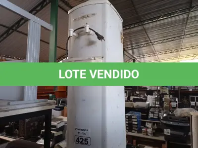 LOTE 425 - 01 BEBEDOURO PARA GARRAFÃO 220V. (NO ESTADO) ATENÇÃO! FAZER A VISITAÇÃO ANTES DE ARREMATAR, NÃO SABEMOS SE FUNCIONA. LEILÃO NÃO TEM GARANTIA E NEM DEVOLUÇÃO, SUJEITO A POSSÍVEIS AVARIAS VISÍVEIS/OCULTAS E/OU AUSÊNCIA DE COMPONENTES.