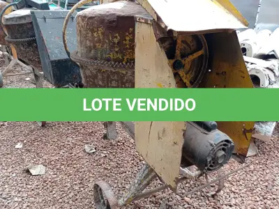 LOTE 480 - 01 BETONEIRA. (NO ESTADO) ATENÇÃO! FAZER A VISITAÇÃO ANTES DE ARREMATAR, NÃO SABEMOS SE FUNCIONA. LEILÃO NÃO TEM GARANTIA E NEM DEVOLUÇÃO, SUJEITO A POSSÍVEIS AVARIAS VISÍVEIS/OCULTAS E/OU AUSÊNCIA DE COMPONENTES.