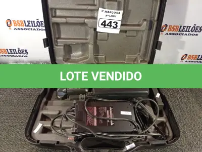 LOTE 443 - 01 FILMADORA MARCA PANASONIC E 01 TRIPÉ PARA MICROFONE. (NO ESTADO) ATENÇÃO! FAZER A VISITAÇÃO ANTES DE ARREMATAR, NÃO SABEMOS SE FUNCIONA. LEILÃO NÃO TEM GARANTIA E NEM DEVOLUÇÃO, SUJEITO A POSSÍVEIS AVARIAS VISÍVEIS/OCULTAS E/OU AUSÊNCIA DE COMPONENTES.
