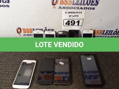 LOTE 491 - 08 CELULARES MARCAS E MODELOS DIVERSOS PARA RETIRADA DE PEÇAS. (NO ESTADO) ATENÇÃO! FAZER A VISITAÇÃO ANTES DE ARREMATAR, NÃO SABEMOS SE FUNCIONA. LEILÃO NÃO TEM GARANTIA E NEM DEVOLUÇÃO, SUJEITO A POSSÍVEIS AVARIAS VISÍVEIS/OCULTAS E/OU AUSÊNCIA DE COMPONENTES.