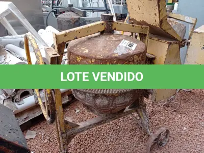 LOTE 480 - 01 BETONEIRA. (NO ESTADO) ATENÇÃO! FAZER A VISITAÇÃO ANTES DE ARREMATAR, NÃO SABEMOS SE FUNCIONA. LEILÃO NÃO TEM GARANTIA E NEM DEVOLUÇÃO, SUJEITO A POSSÍVEIS AVARIAS VISÍVEIS/OCULTAS E/OU AUSÊNCIA DE COMPONENTES.