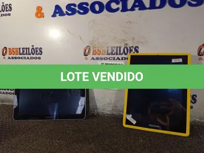 LOTE 392 - 02 TABLETS MARCAS E MODELOS DIVERSOS. (NO ESTADO) ATENÇÃO! FAZER A VISITAÇÃO ANTES DE ARREMATAR, NÃO SABEMOS SE FUNCIONA. LEILÃO NÃO TEM GARANTIA E NEM DEVOLUÇÃO, SUJEITO A POSSÍVEIS AVARIAS VISÍVEIS/OCULTAS E/OU AUSÊNCIA DE COMPONENTES.