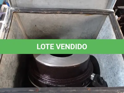 LOTE 276 - 01 CAIXA TÉRMICA E 01 KIT PARA CHURRASCO. (NO ESTADO) ATENÇÃO! FAZER A VISITAÇÃO ANTES DE ARREMATAR, NÃO SABEMOS SE FUNCIONA. LEILÃO NÃO TEM GARANTIA E NEM DEVOLUÇÃO, SUJEITO A POSSÍVEIS AVARIAS VISÍVEIS/OCULTAS E/OU AUSÊNCIA DE COMPONENTES.