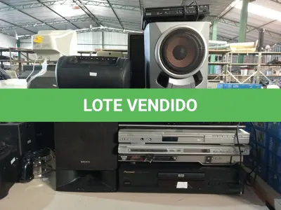 LOTE 280 - 01 ENCOSTO DE CABEÇA, 06 APARELHOS DE DVD, 01 APARELHO E 05 CAIXAS DE SOM MARCAS E MODELOS DIVERSOS. (NO ESTADO) ATENÇÃO! FAZER A VISITAÇÃO ANTES DE ARREMATAR, NÃO SABEMOS SE FUNCIONA. LEILÃO NÃO TEM GARANTIA E NEM DEVOLUÇÃO, SUJEITO A POSSÍVEIS AVARIAS VISÍVEIS/OCULTAS E/OU AUSÊNCIA DE COMPONENTES.