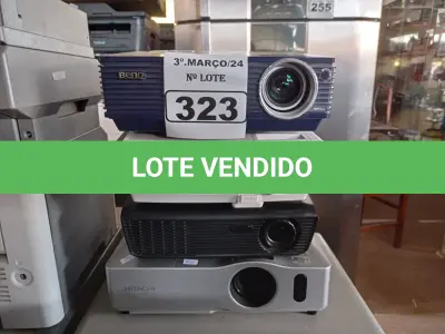 LOTE 323 - 04 PROJETORES MULTIMIDIA MARCAS E MODELOS DIVERSOS PARA RETIRADA DE PEÇAS. (NO ESTADO) ATENÇÃO! FAZER A VISITAÇÃO ANTES DE ARREMATAR, NÃO SABEMOS SE FUNCIONA. LEILÃO NÃO TEM GARANTIA E NEM DEVOLUÇÃO, SUJEITO A POSSÍVEIS AVARIAS VISÍVEIS/OCULTAS E/OU AUSÊNCIA DE COMPONENTES.