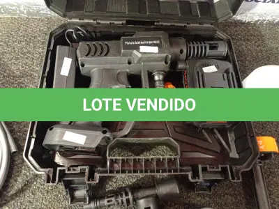LOTE 331 - 01 JATO DE ALTA PRESSÃO A BATERIA. (NO ESTADO) ATENÇÃO! FAZER A VISITAÇÃO ANTES DE ARREMATAR, NÃO SABEMOS SE FUNCIONA. LEILÃO NÃO TEM GARANTIA E NEM DEVOLUÇÃO, SUJEITO A POSSÍVEIS AVARIAS VISÍVEIS/OCULTAS E/OU AUSÊNCIA DE COMPONENTES.