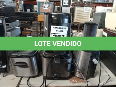 LOTE 283 - 02 JUICER E 02 FRITADEIRAS ELÉTRICAS. (NO ESTADO) ATENÇÃO! FAZER A VISITAÇÃO ANTES DE ARREMATAR, NÃO SABEMOS SE FUNCIONA. LEILÃO NÃO TEM GARANTIA E NEM DEVOLUÇÃO, SUJEITO A POSSÍVEIS AVARIAS VISÍVEIS/OCULTAS E/OU AUSÊNCIA DE COMPONENTES.