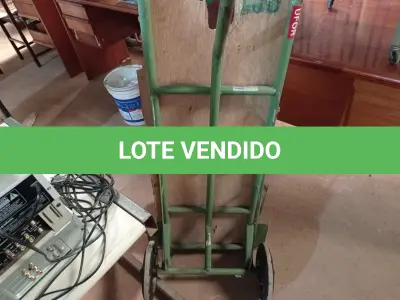 LOTE 288 - 01 CARRINHO PARA TRANSPORTE DE CARGAS. (NO ESTADO) ATENÇÃO! FAZER A VISITAÇÃO ANTES DE ARREMATAR, NÃO SABEMOS SE FUNCIONA. LEILÃO NÃO TEM GARANTIA E NEM DEVOLUÇÃO, SUJEITO A POSSÍVEIS AVARIAS VISÍVEIS/OCULTAS E/OU AUSÊNCIA DE COMPONENTES.