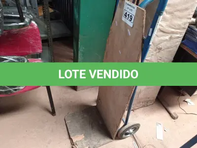 LOTE 419 - 01 CARRINHO PARA TRANSPORTE DE CARGAS. (NO ESTADO) ATENÇÃO! FAZER A VISITAÇÃO ANTES DE ARREMATAR, NÃO SABEMOS SE FUNCIONA. LEILÃO NÃO TEM GARANTIA E NEM DEVOLUÇÃO, SUJEITO A POSSÍVEIS AVARIAS VISÍVEIS/OCULTAS E/OU AUSÊNCIA DE COMPONENTES.