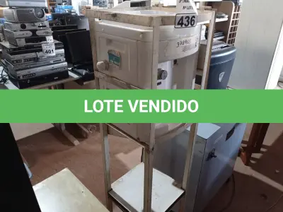 LOTE 436 - 01 PURIFICADOR DE ÁGUA COM SUPORTE. (NO ESTADO) ATENÇÃO! FAZER A VISITAÇÃO ANTES DE ARREMATAR, NÃO SABEMOS SE FUNCIONA. LEILÃO NÃO TEM GARANTIA E NEM DEVOLUÇÃO, SUJEITO A POSSÍVEIS AVARIAS VISÍVEIS/OCULTAS E/OU AUSÊNCIA DE COMPONENTES.