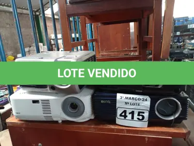 LOTE 415 - 04 PROJETORES MULTIMIDIA MARCAS E MODELOS DIVERSOS PARA RETIRADA DE PEÇAS. (NO ESTADO) ATENÇÃO! FAZER A VISITAÇÃO ANTES DE ARREMATAR, NÃO SABEMOS SE FUNCIONA. LEILÃO NÃO TEM GARANTIA E NEM DEVOLUÇÃO, SUJEITO A POSSÍVEIS AVARIAS VISÍVEIS/OCULTAS E/OU AUSÊNCIA DE COMPONENTES.