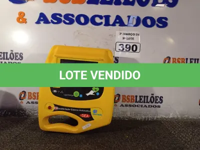 LOTE 390 - 01 DESFIBRILADOR EXTERNO AUTOMÁTICO. (NO ESTADO) ATENÇÃO! FAZER A VISITAÇÃO ANTES DE ARREMATAR, NÃO SABEMOS SE FUNCIONA. LEILÃO NÃO TEM GARANTIA E NEM DEVOLUÇÃO, SUJEITO A POSSÍVEIS AVARIAS VISÍVEIS/OCULTAS E/OU AUSÊNCIA DE COMPONENTES.