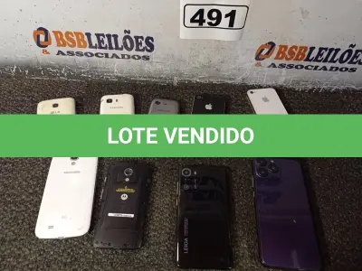LOTE 491 - 08 CELULARES MARCAS E MODELOS DIVERSOS PARA RETIRADA DE PEÇAS. (NO ESTADO) ATENÇÃO! FAZER A VISITAÇÃO ANTES DE ARREMATAR, NÃO SABEMOS SE FUNCIONA. LEILÃO NÃO TEM GARANTIA E NEM DEVOLUÇÃO, SUJEITO A POSSÍVEIS AVARIAS VISÍVEIS/OCULTAS E/OU AUSÊNCIA DE COMPONENTES.