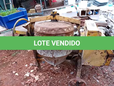 LOTE 484 - 01 BETONEIRA. (NO ESTADO) ATENÇÃO! FAZER A VISITAÇÃO ANTES DE ARREMATAR, NÃO SABEMOS SE FUNCIONA. LEILÃO NÃO TEM GARANTIA E NEM DEVOLUÇÃO, SUJEITO A POSSÍVEIS AVARIAS VISÍVEIS/OCULTAS E/OU AUSÊNCIA DE COMPONENTES.