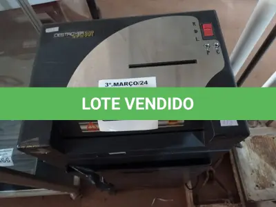 LOTE 458 - 01 FRAGMENTADORA DE PAPEL. (NO ESTADO) ATENÇÃO! FAZER A VISITAÇÃO ANTES DE ARREMATAR, NÃO SABEMOS SE FUNCIONA. LEILÃO NÃO TEM GARANTIA E NEM DEVOLUÇÃO, SUJEITO A POSSÍVEIS AVARIAS VISÍVEIS/OCULTAS E/OU AUSÊNCIA DE COMPONENTES.