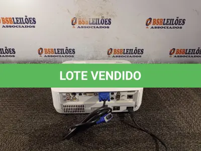 LOTE 371 - 01 PROJETOR MULTIMIDIA MARCA NEC. (NO ESTADO) ATENÇÃO! FAZER A VISITAÇÃO ANTES DE ARREMATAR, NÃO SABEMOS SE FUNCIONA. LEILÃO NÃO TEM GARANTIA E NEM DEVOLUÇÃO, SUJEITO A POSSÍVEIS AVARIAS VISÍVEIS/OCULTAS E/OU AUSÊNCIA DE COMPONENTES.
