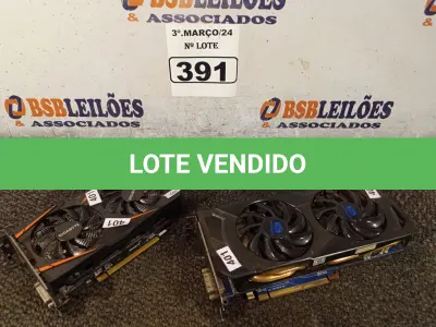 LOTE 391 - 02 PLACAS DE VÍDEO MARCAS E MODELOS DIVERSOS. (NO ESTADO) ATENÇÃO! FAZER A VISITAÇÃO ANTES DE ARREMATAR, NÃO SABEMOS SE FUNCIONA. LEILÃO NÃO TEM GARANTIA E NEM DEVOLUÇÃO, SUJEITO A POSSÍVEIS AVARIAS VISÍVEIS/OCULTAS E/OU AUSÊNCIA DE COMPONENTES.