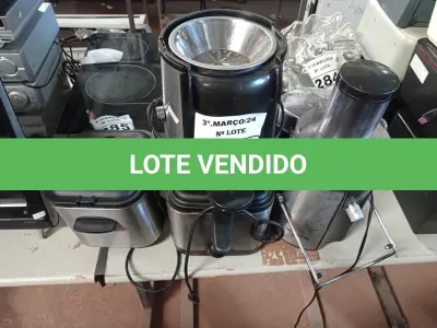 LOTE 283 - 02 JUICER E 02 FRITADEIRAS ELÉTRICAS. (NO ESTADO) ATENÇÃO! FAZER A VISITAÇÃO ANTES DE ARREMATAR, NÃO SABEMOS SE FUNCIONA. LEILÃO NÃO TEM GARANTIA E NEM DEVOLUÇÃO, SUJEITO A POSSÍVEIS AVARIAS VISÍVEIS/OCULTAS E/OU AUSÊNCIA DE COMPONENTES.