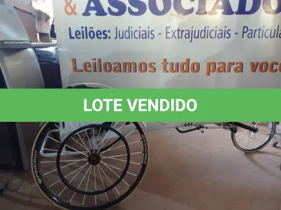 LOTE 444 - 01 CADEIRA DE RODAS DE COMPETIÇÃO. (NO ESTADO) ATENÇÃO! FAZER A VISITAÇÃO ANTES DE ARREMATAR, NÃO SABEMOS SE FUNCIONA. LEILÃO NÃO TEM GARANTIA E NEM DEVOLUÇÃO, SUJEITO A POSSÍVEIS AVARIAS VISÍVEIS/OCULTAS E/OU AUSÊNCIA DE COMPONENTES.