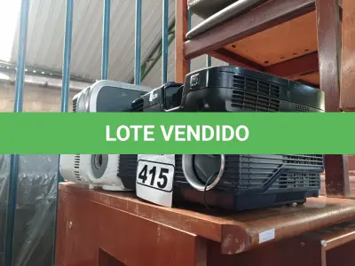LOTE 415 - 04 PROJETORES MULTIMIDIA MARCAS E MODELOS DIVERSOS PARA RETIRADA DE PEÇAS. (NO ESTADO) ATENÇÃO! FAZER A VISITAÇÃO ANTES DE ARREMATAR, NÃO SABEMOS SE FUNCIONA. LEILÃO NÃO TEM GARANTIA E NEM DEVOLUÇÃO, SUJEITO A POSSÍVEIS AVARIAS VISÍVEIS/OCULTAS E/OU AUSÊNCIA DE COMPONENTES.