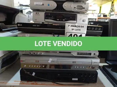LOTE 401 - 05 APARELHOS DE DVD, 03 RECEPTORES DIGITAL E 02 PROJETORES MULTIMIDIA MARCAS E MODELOS DIVERSOS. (NO ESTADO) ATENÇÃO! FAZER A VISITAÇÃO ANTES DE ARREMATAR, NÃO SABEMOS SE FUNCIONA. LEILÃO NÃO TEM GARANTIA E NEM DEVOLUÇÃO, SUJEITO A POSSÍVEIS AVARIAS VISÍVEIS/OCULTAS E/OU AUSÊNCIA DE COMPONENTES.