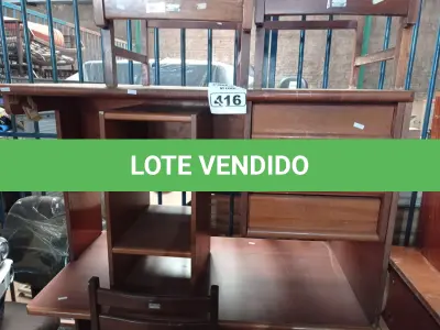 LOTE 416 - 02 MESAS E 05 CADEIRAS EM MADEIRA. (NO ESTADO) ATENÇÃO! FAZER A VISITAÇÃO ANTES DE ARREMATAR, NÃO SABEMOS SE FUNCIONA. LEILÃO NÃO TEM GARANTIA E NEM DEVOLUÇÃO, SUJEITO A POSSÍVEIS AVARIAS VISÍVEIS/OCULTAS E/OU AUSÊNCIA DE COMPONENTES.