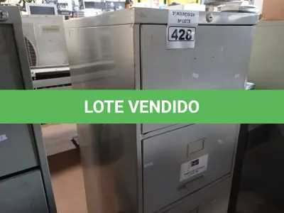 LOTE 428 - 01 ARQUIVO DE AÇO COM 04 GAVETAS. (NO ESTADO) ATENÇÃO! FAZER A VISITAÇÃO ANTES DE ARREMATAR, NÃO SABEMOS SE FUNCIONA. LEILÃO NÃO TEM GARANTIA E NEM DEVOLUÇÃO, SUJEITO A POSSÍVEIS AVARIAS VISÍVEIS/OCULTAS E/OU AUSÊNCIA DE COMPONENTES.