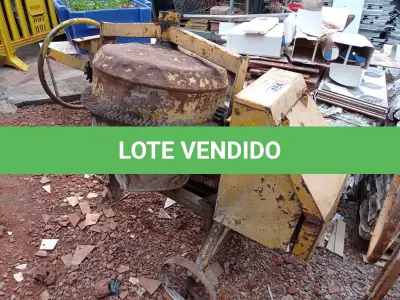 LOTE 484 - 01 BETONEIRA. (NO ESTADO) ATENÇÃO! FAZER A VISITAÇÃO ANTES DE ARREMATAR, NÃO SABEMOS SE FUNCIONA. LEILÃO NÃO TEM GARANTIA E NEM DEVOLUÇÃO, SUJEITO A POSSÍVEIS AVARIAS VISÍVEIS/OCULTAS E/OU AUSÊNCIA DE COMPONENTES.