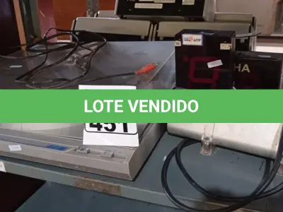 LOTE 451 - 01 TOCA-DISCOS 02 PAINÉIS DE SENHA E 01 CAPACITOR PARA SOM AUTOMOTIVO. (NO ESTADO) ATENÇÃO! FAZER A VISITAÇÃO ANTES DE ARREMATAR, NÃO SABEMOS SE FUNCIONA. LEILÃO NÃO TEM GARANTIA E NEM DEVOLUÇÃO, SUJEITO A POSSÍVEIS AVARIAS VISÍVEIS/OCULTAS E/OU AUSÊNCIA DE COMPONENTES.