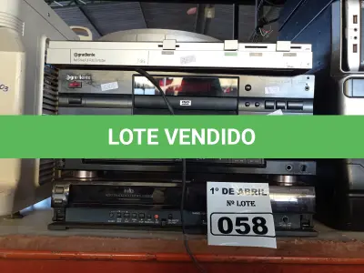 LOTE 058 - 02 TOCAS CDS, 01 VIDEOCASSETE E 01 TOCA-DISCOS MARCAS E MODELOS DIVERSOS. (NO ESTADO) ATENÇÃO! FAZER A VISITAÇÃO ANTES DE ARREMATAR, NÃO SABEMOS SE FUNCIONA. LEILÃO NÃO TEM GARANTIA E NEM DEVOLUÇÃO, SUJEITO A POSSÍVEIS AVARIAS VISÍVEIS/OCULTAS E/OU AUSÊNCIA DE COMPONENTES.