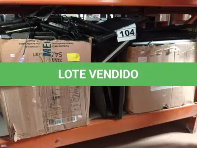 LOTE 104 - 01 LOTE COM VÁRIOS MONITORES E TECLADOS PARA PC MARCAS E MODELOS DIVERSOS. (NO ESTADO) ATENÇÃO! FAZER A VISITAÇÃO ANTES DE ARREMATAR, NÃO SABEMOS SE FUNCIONA. LEILÃO NÃO TEM GARANTIA E NEM DEVOLUÇÃO, SUJEITO A POSSÍVEIS AVARIAS VISÍVEIS/OCULTAS E/OU AUSÊNCIA DE COMPONENTES.