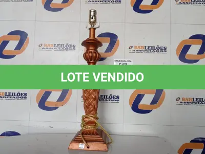 LOTE 017 - 01 ABAJUR SEM LÂMPADA E SEM CUPULA 220V. (LAMPSHADE) (NO ESTADO) BB7846F