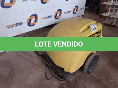 LOTE 074 - 01 MÁQUINA LAVADORA DE ALTA PRESSÃO KARCHER MODELO:HD8/15S. (HIGH PRESSURE MACHINE) (NO ESTADO) AV9499D