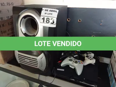 LOTE 183 - 01 PS3, 04 CONTROLES E 01 CAIXA DE SOM. (NO ESTADO) ATENÇÃO! FAZER A VISITAÇÃO ANTES DE ARREMATAR, NÃO SABEMOS SE FUNCIONA. LEILÃO NÃO TEM GARANTIA E NEM DEVOLUÇÃO, SUJEITO A POSSÍVEIS AVARIAS VISÍVEIS/OCULTAS E/OU AUSÊNCIA DE COMPONENTES.
