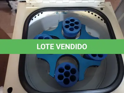 LOTE 166 - 01 CENTRIFUGA PARA LABORATÓRIO. (NO ESTADO) ATENÇÃO! FAZER A VISITAÇÃO ANTES DE ARREMATAR, NÃO SABEMOS SE FUNCIONA. LEILÃO NÃO TEM GARANTIA E NEM DEVOLUÇÃO, SUJEITO A POSSÍVEIS AVARIAS VISÍVEIS/OCULTAS E/OU AUSÊNCIA DE COMPONENTES.