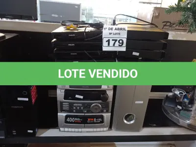LOTE 179 - 01 APARELHO DE SOM, 09 APARELHOS DE DVD E 01 SUBWOOFER. (NO ESTADO) ATENÇÃO! FAZER A VISITAÇÃO ANTES DE ARREMATAR, NÃO SABEMOS SE FUNCIONA. LEILÃO NÃO TEM GARANTIA E NEM DEVOLUÇÃO, SUJEITO A POSSÍVEIS AVARIAS VISÍVEIS/OCULTAS E/OU AUSÊNCIA DE COMPONENTES.