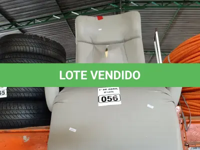 LOTE 056 - 01 POLTRONA PARA DESCANSO RECLINÁVEL. (NO ESTADO) ATENÇÃO! FAZER A VISITAÇÃO ANTES DE ARREMATAR, NÃO SABEMOS SE FUNCIONA. LEILÃO NÃO TEM GARANTIA E NEM DEVOLUÇÃO, SUJEITO A POSSÍVEIS AVARIAS VISÍVEIS/OCULTAS E/OU AUSÊNCIA DE COMPONENTES.