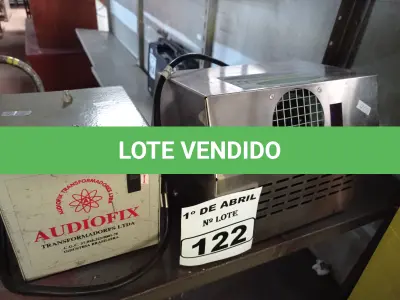 LOTE 122 - 01 TRANSFORMADOR E 01 SECADOR DE MÃOS. (NO ESTADO) ATENÇÃO! FAZER A VISITAÇÃO ANTES DE ARREMATAR, NÃO SABEMOS SE FUNCIONA. LEILÃO NÃO TEM GARANTIA E NEM DEVOLUÇÃO, SUJEITO A POSSÍVEIS AVARIAS VISÍVEIS/OCULTAS E/OU AUSÊNCIA DE COMPONENTES.