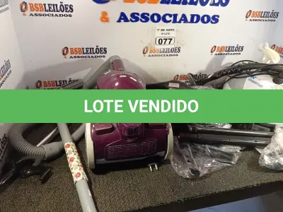 LOTE 077 - 02 ASPIRADORES DE PÓ MARCAS E MODELOS DIVERSOS. (NO ESTADO) ATENÇÃO! FAZER A VISITAÇÃO ANTES DE ARREMATAR, NÃO SABEMOS SE FUNCIONA. LEILÃO NÃO TEM GARANTIA E NEM DEVOLUÇÃO, SUJEITO A POSSÍVEIS AVARIAS VISÍVEIS/OCULTAS E/OU AUSÊNCIA DE COMPONENTES.